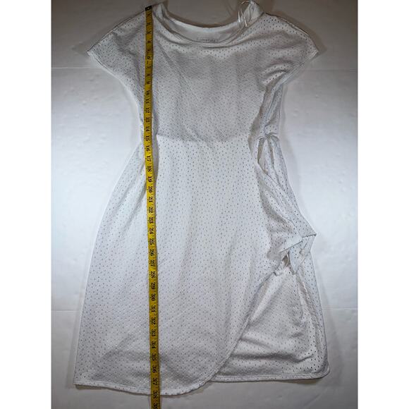 Signature By Robbie Bee Women's Small White Faux-Wrap Eyelet Sleeveless Dress - Picture 3 of 6